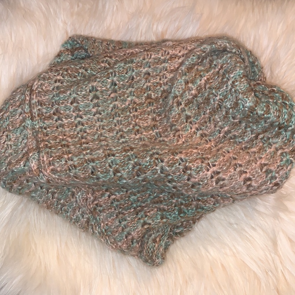 Funnel scarf - Picture 5 of 6